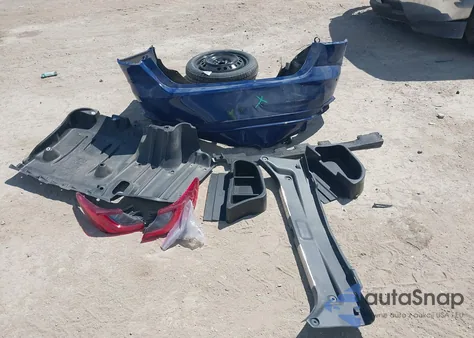 2025 Toyota Camry Xse z USA, uszkodzony, nr VIN 4T1DBADK0SU013352